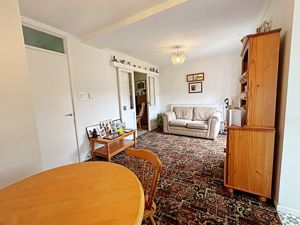 Dining 3- click for photo gallery